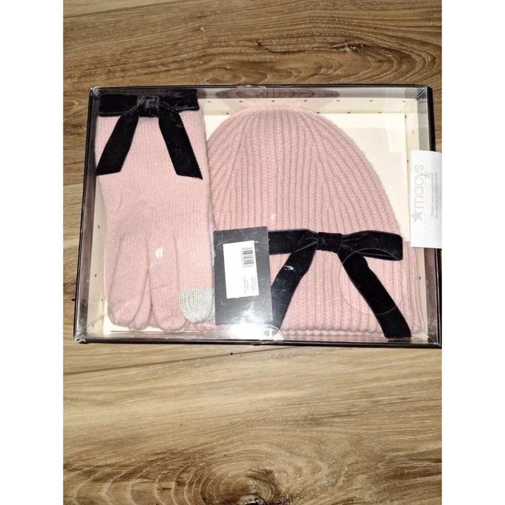 Kate Spade hat and gloves gift set